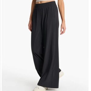 VUORI VILLA WIDELEG PANTS (Black, XS)